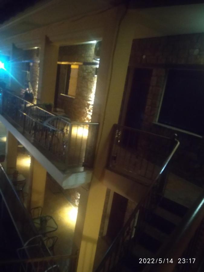 Xenonas Platia Apartment Loutraki  Ngoại thất bức ảnh