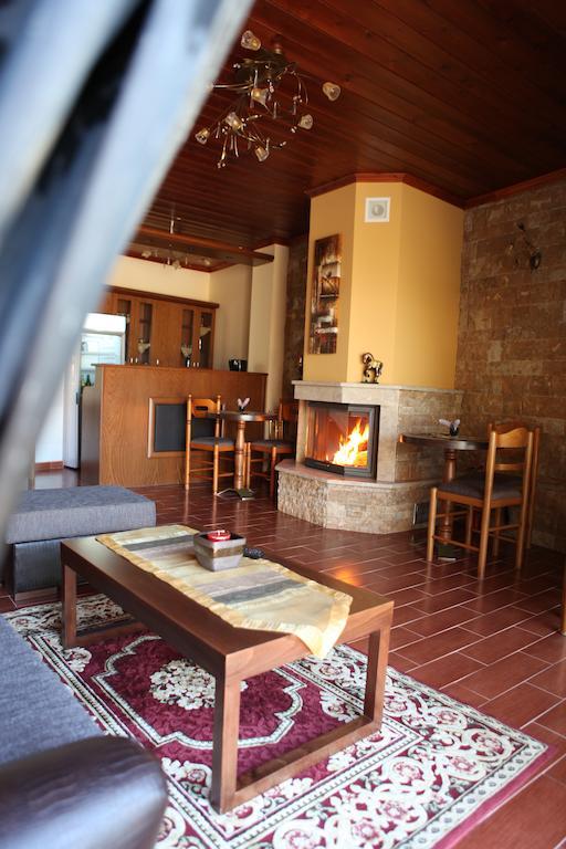 Xenonas Platia Apartment Loutraki  Ngoại thất bức ảnh