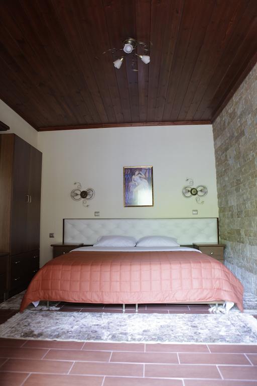 Xenonas Platia Apartment Loutraki  Ngoại thất bức ảnh