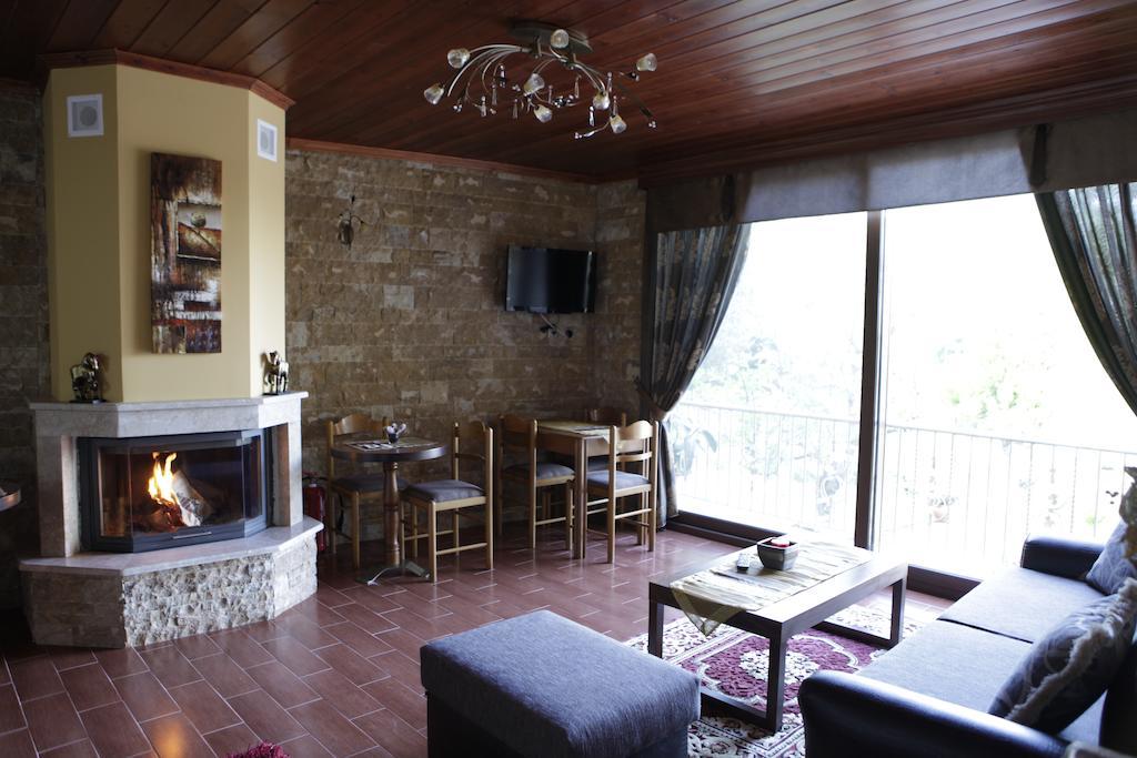 Xenonas Platia Apartment Loutraki  Ngoại thất bức ảnh
