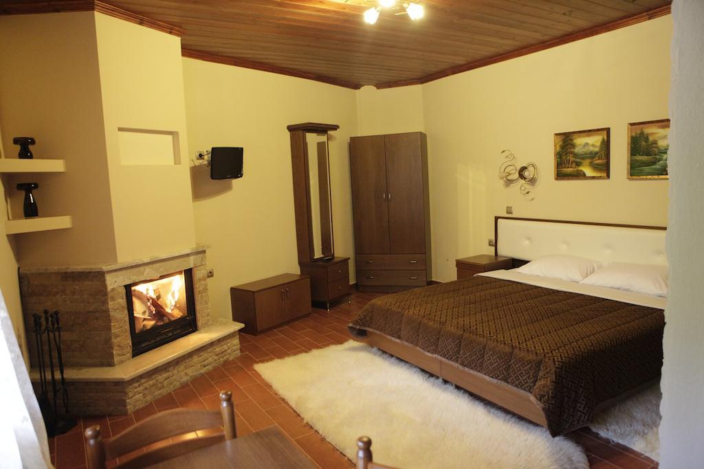 Xenonas Platia Apartment Loutraki  Ngoại thất bức ảnh