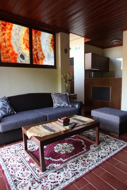 Xenonas Platia Apartment Loutraki  Ngoại thất bức ảnh