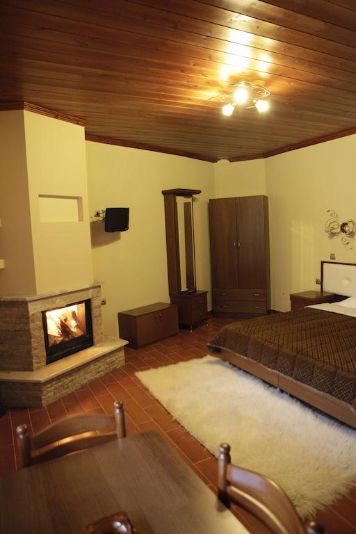 Xenonas Platia Apartment Loutraki  Ngoại thất bức ảnh