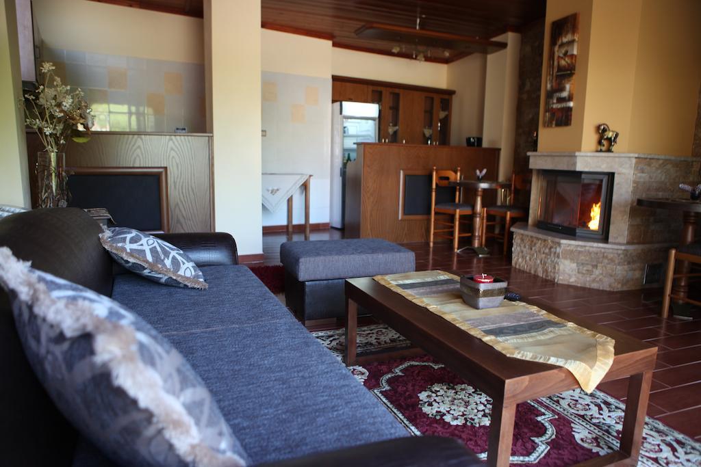 Xenonas Platia Apartment Loutraki  Ngoại thất bức ảnh