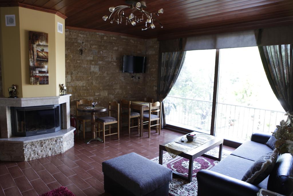 Xenonas Platia Apartment Loutraki  Ngoại thất bức ảnh